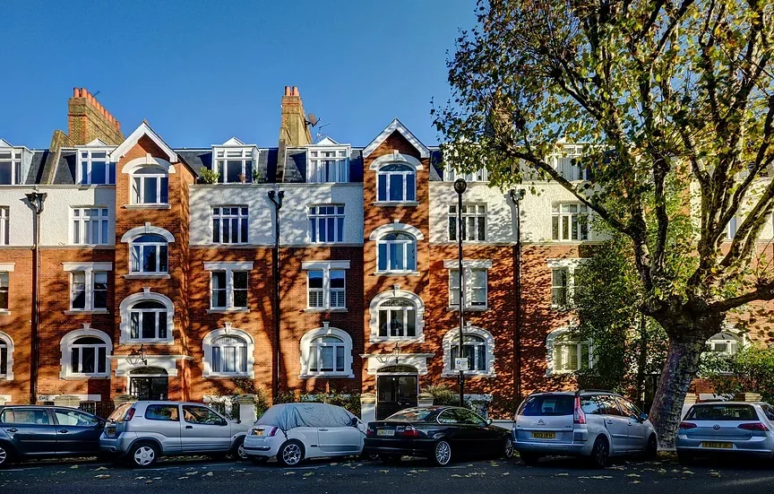 26 Southwold Mansions